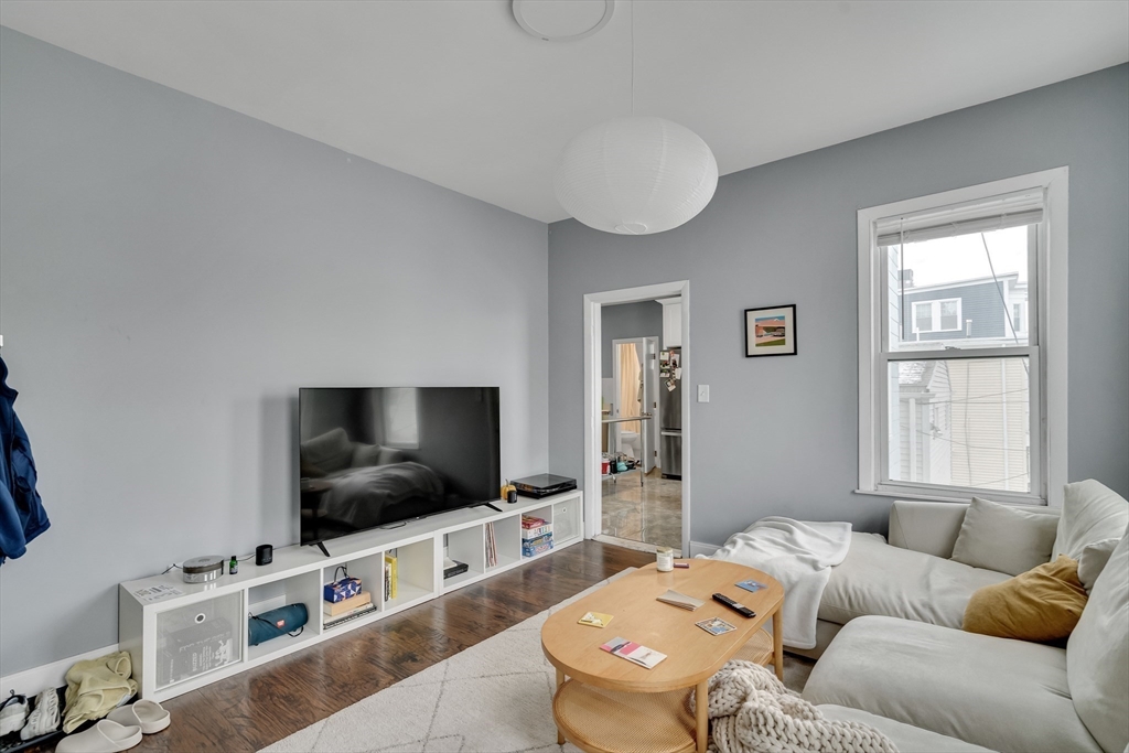 Cambridge, Massachusetts, 02141, United States, 7 Bedrooms Bedrooms, ,4 BathroomsBathrooms,Residential,For Sale,1901897