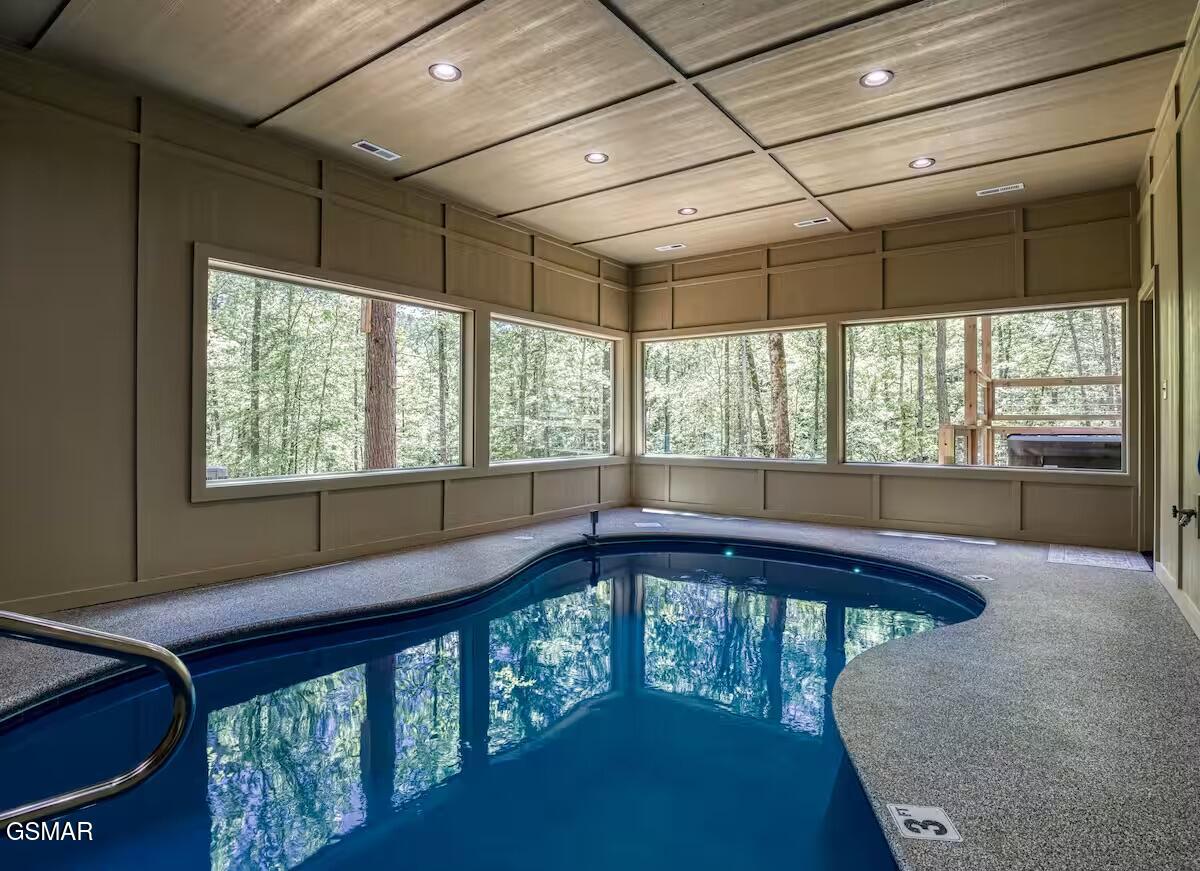 Sevierville, Tennessee, 37862, United States, 5 Bedrooms Bedrooms, ,5 BathroomsBathrooms,Residential,For Sale,2008857