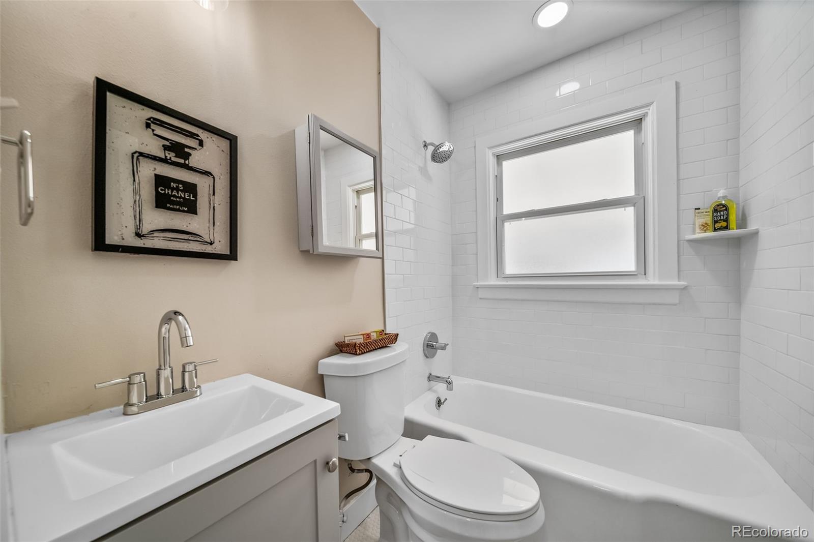 Denver, Colorado, 80210, United States, 3 Bedrooms Bedrooms, ,2 BathroomsBathrooms,Residential,For Sale,1939073