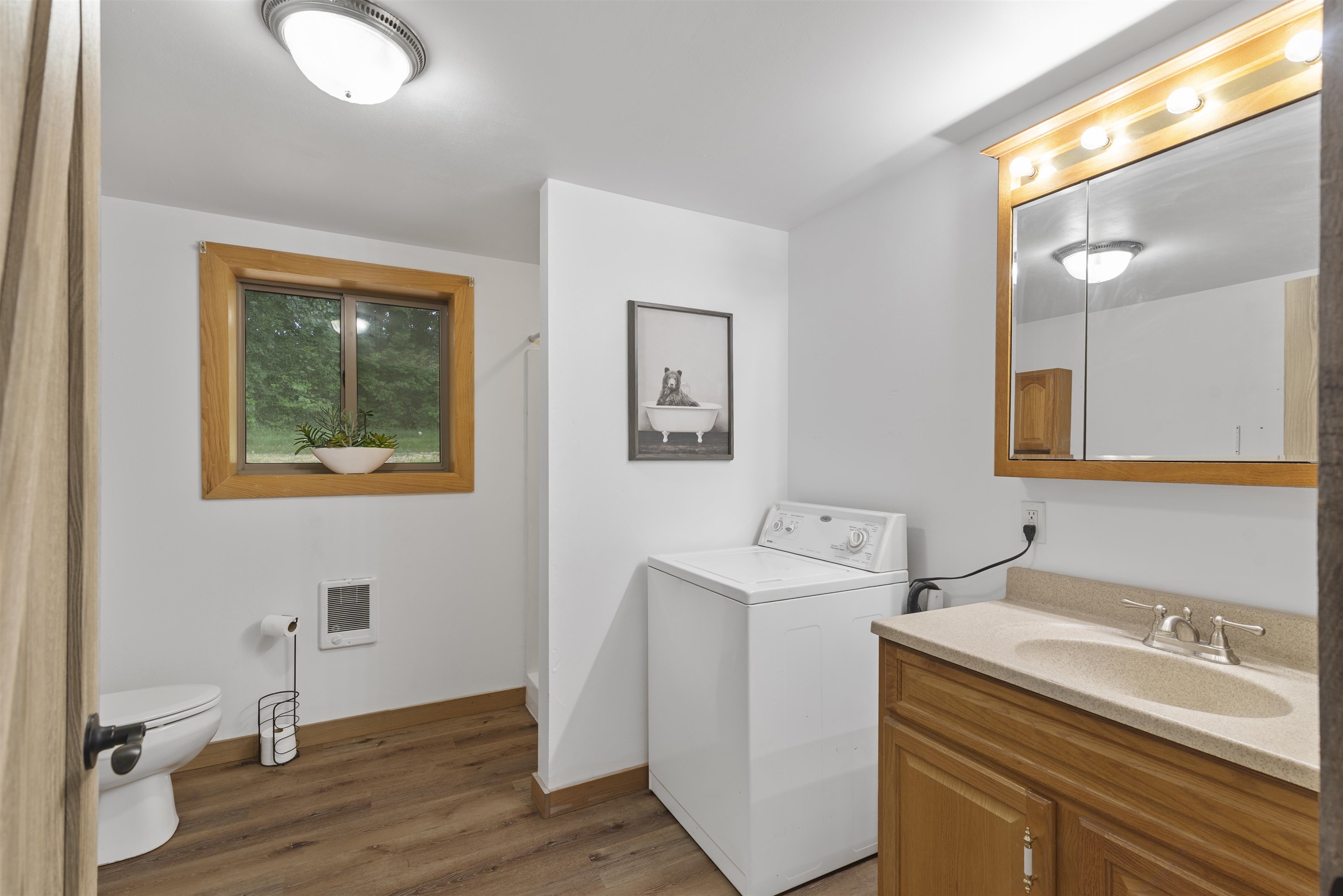Avoca, Wisconsin, 53506, United States, 3 Bedrooms Bedrooms, ,4 BathroomsBathrooms,Residential,For Sale,1895039