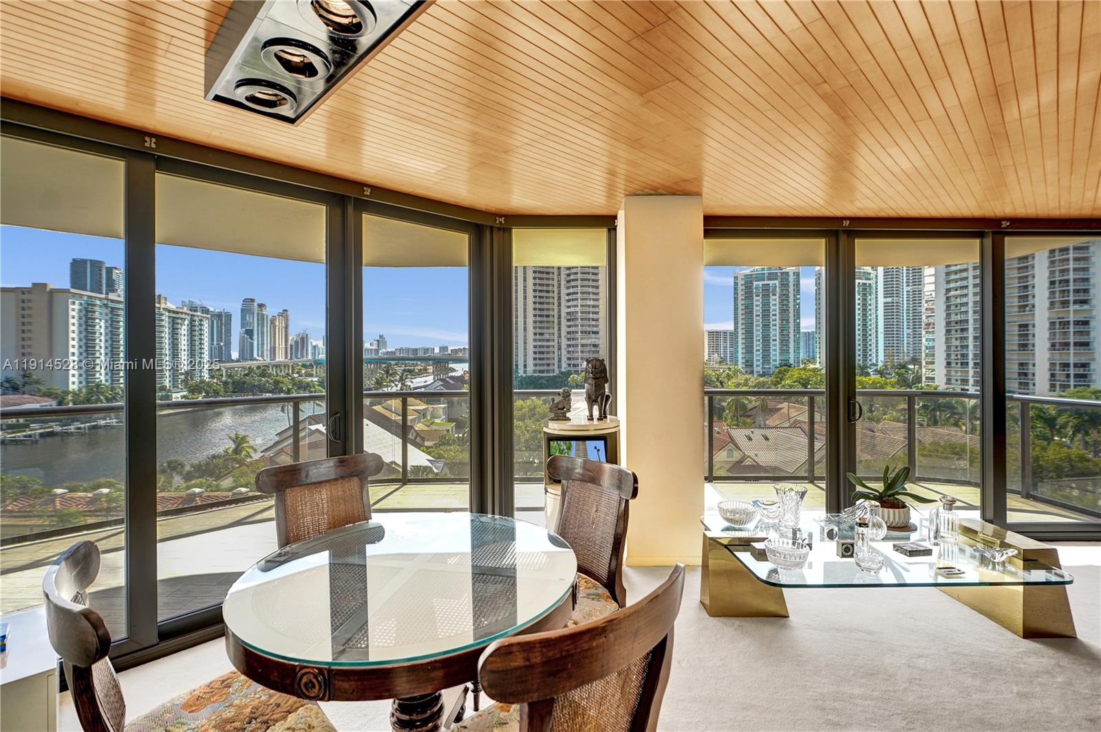 Aventura, Florida, 33180, United States, 2 Bedrooms Bedrooms, ,2 BathroomsBathrooms,Residential,For Sale,1994383