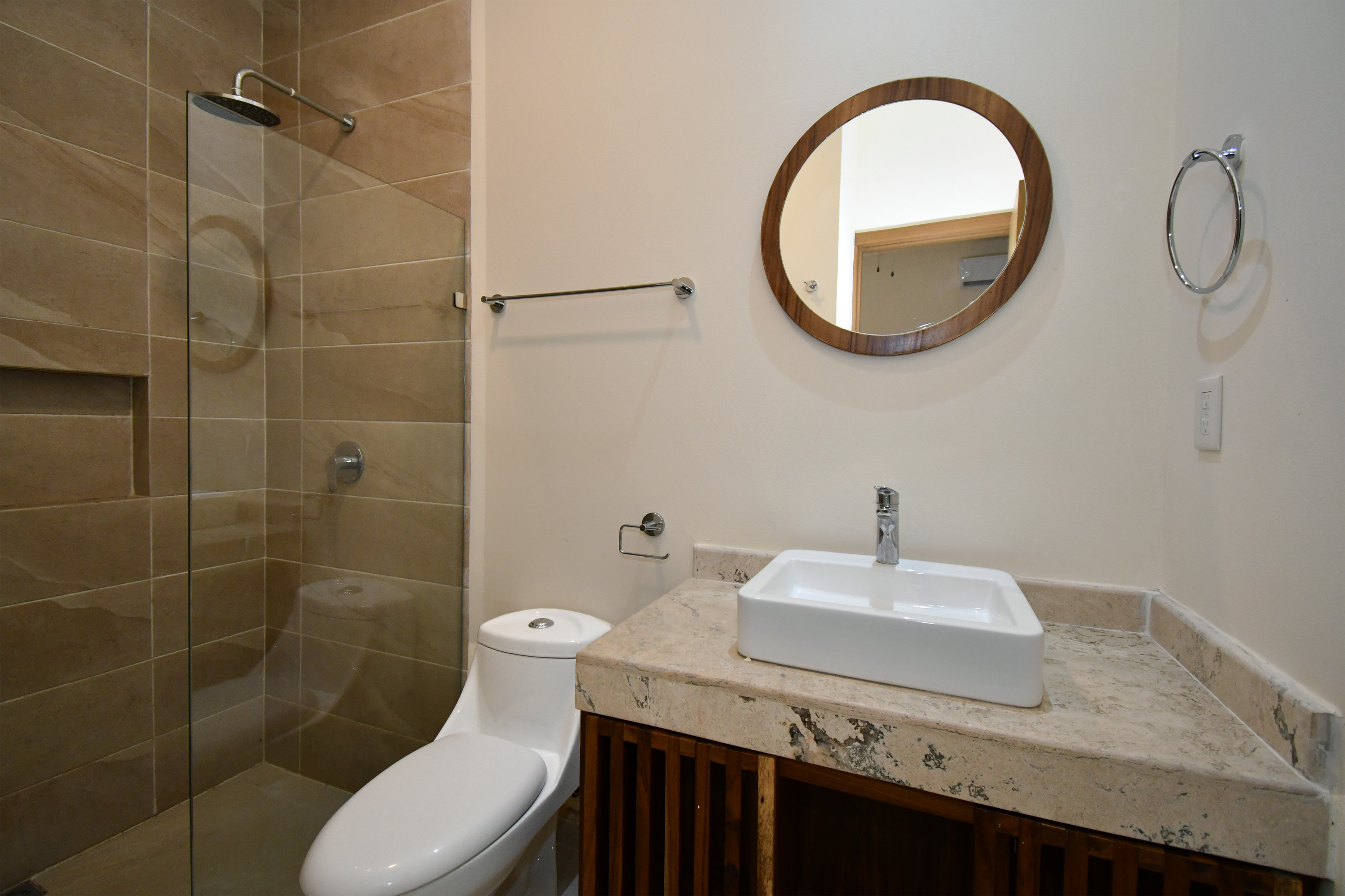  Modern Three-Bedroom Home in Selvanova Coto 3B - 物件實景
