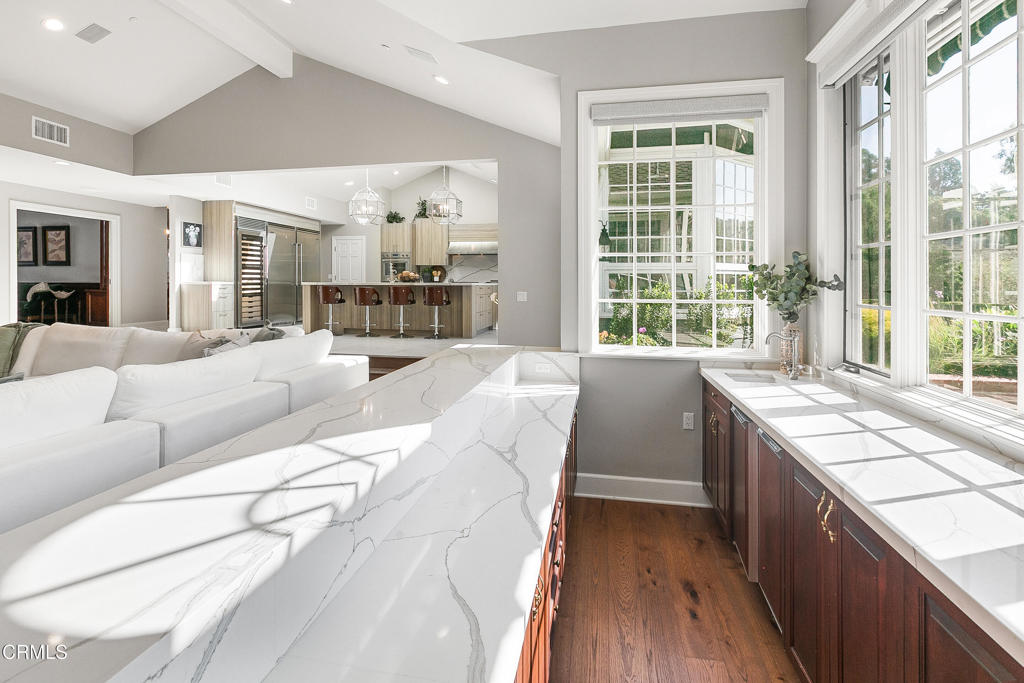 Camarillo, California, 93012, United States, 5 Bedrooms Bedrooms, ,7 BathroomsBathrooms,Residential,For Sale,1996163