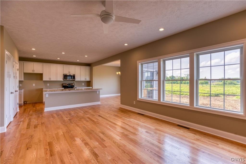 Baldwinsville, New York, 13027, United States, 4 Bedrooms Bedrooms, ,3 BathroomsBathrooms,Residential,For Sale,1686652