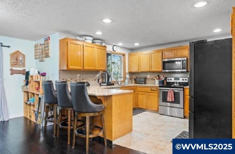 Salem, Oregon, 97306, United States, 5 Bedrooms Bedrooms, ,3 BathroomsBathrooms,Residential,For Sale,1699084