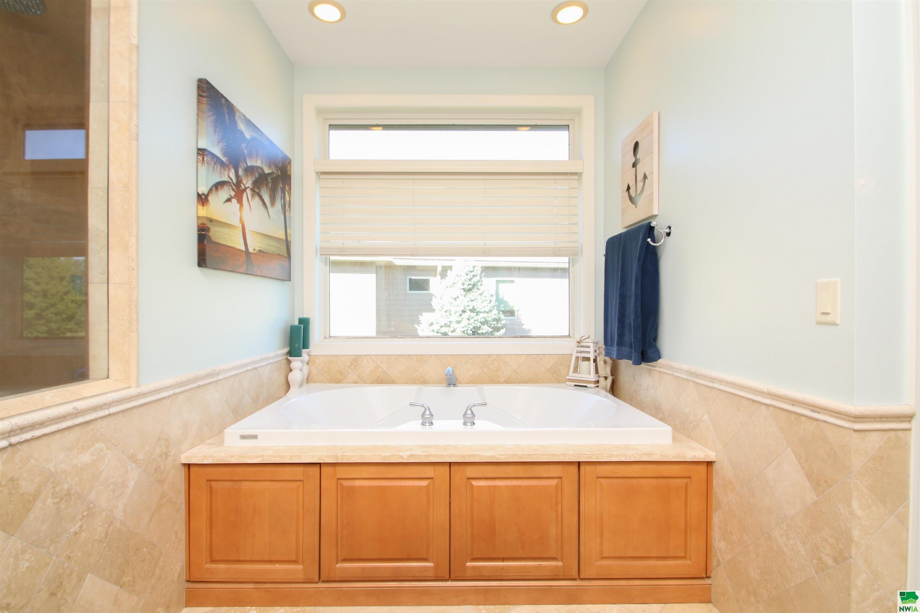 Dakota Dunes, South Dakota, 57049, United States, 5 Bedrooms Bedrooms, ,6 BathroomsBathrooms,Residential,For Sale,1943906