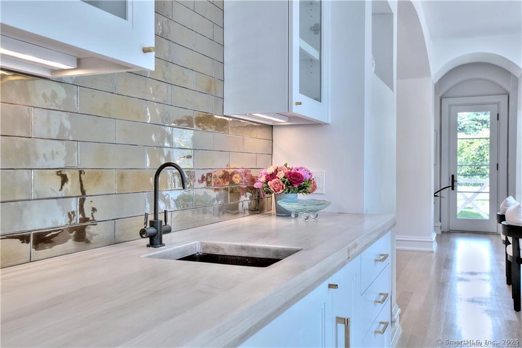 Westport, Connecticut, 06880, United States, 6 Bedrooms Bedrooms, ,7 BathroomsBathrooms,Residential,For Sale,1784417