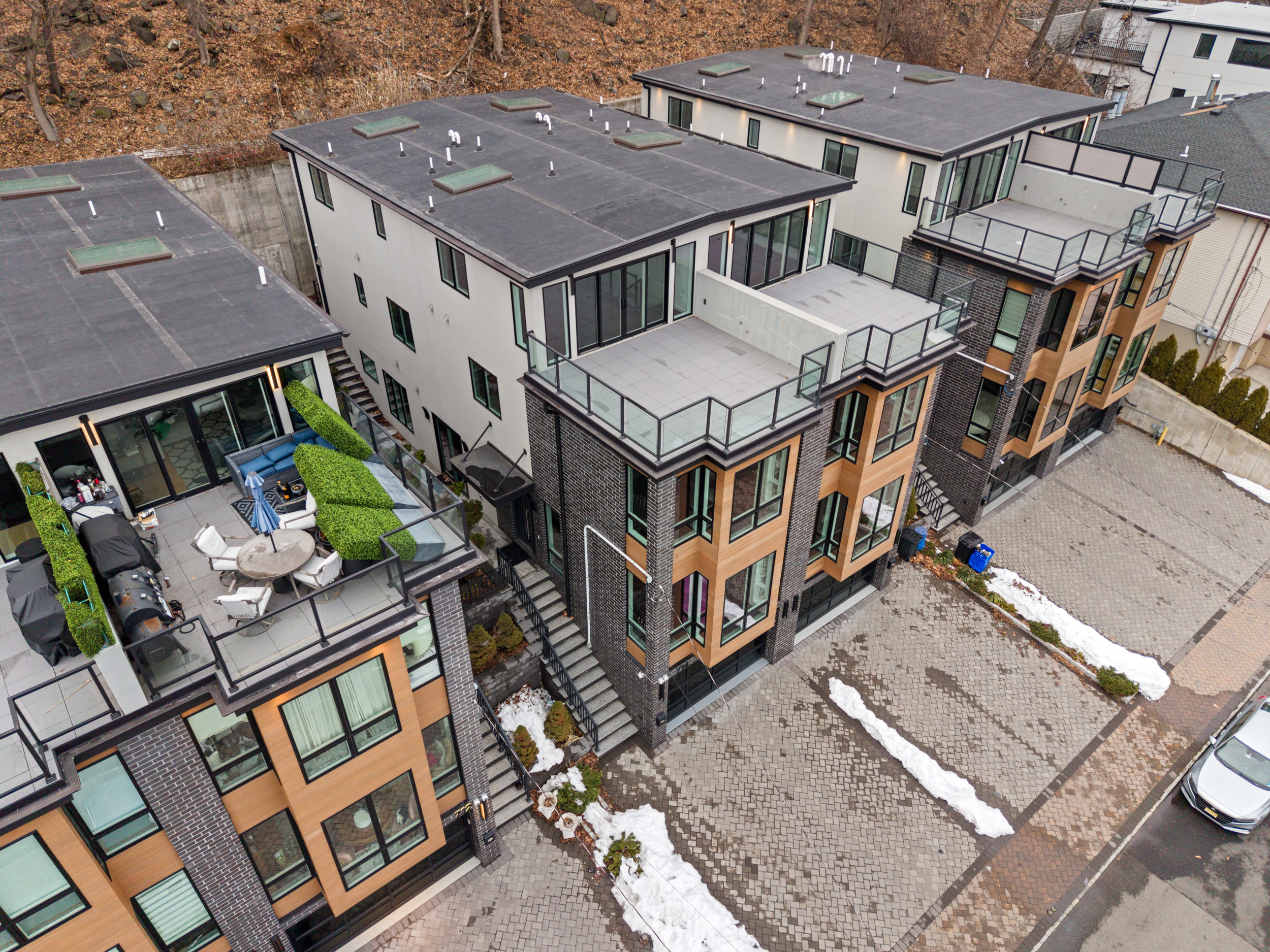  712 Undercliff Avenue, Edgewater, NJ, 07020 - 物件實景