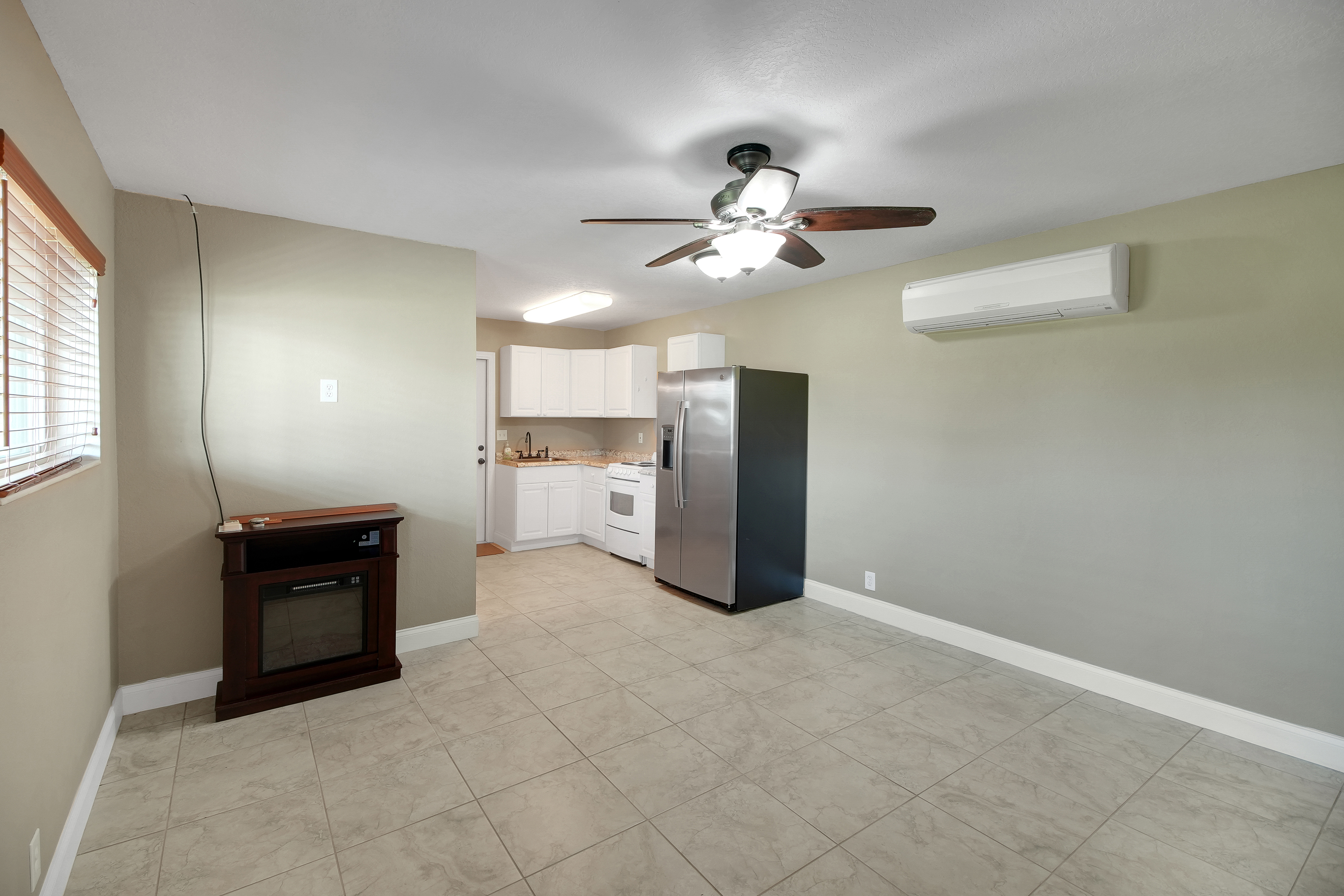 Weirsdale, Florida, 32195, United States, 4 Bedrooms Bedrooms, ,3 BathroomsBathrooms,Residential,For Sale,1900688