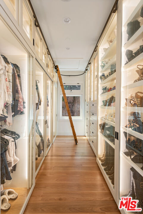 Malibu, California, 90265, United States, 4 Bedrooms Bedrooms, ,4 BathroomsBathrooms,Residential,For Sale,1970476