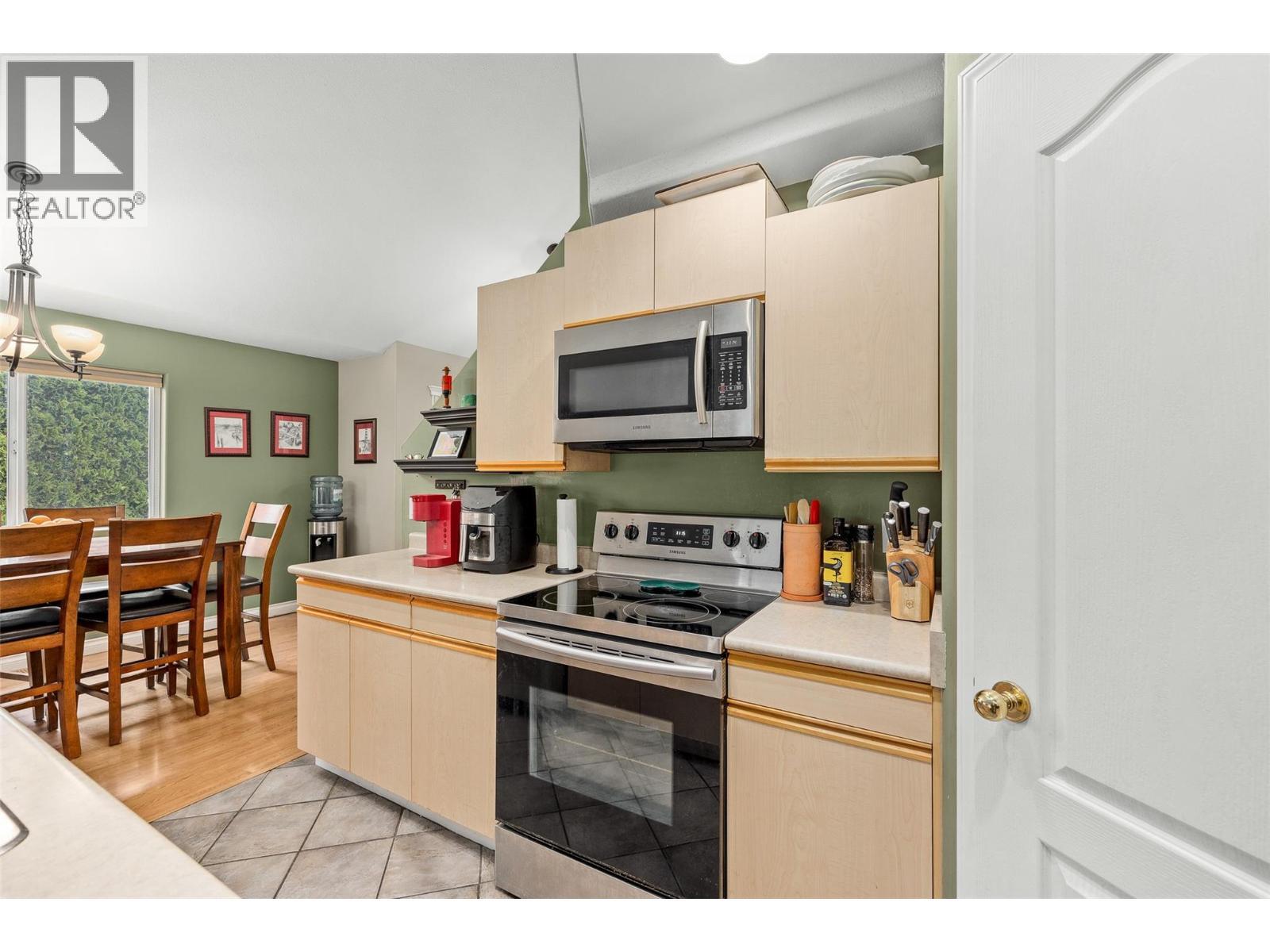 KELOWNA, British Columbia, V1V 1S9, CA, 4 Bedrooms Bedrooms, ,3 BathroomsBathrooms,Residential,For Sale,1895438