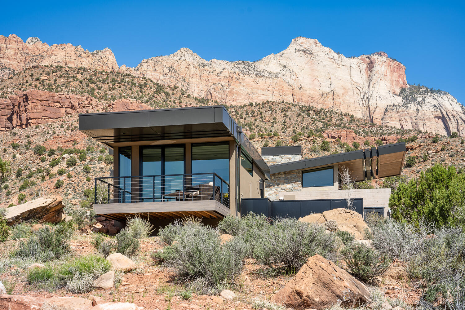 Springdale, Utah, 84767, United States, 4 Bedrooms Bedrooms, ,Residential,For Sale,1991496