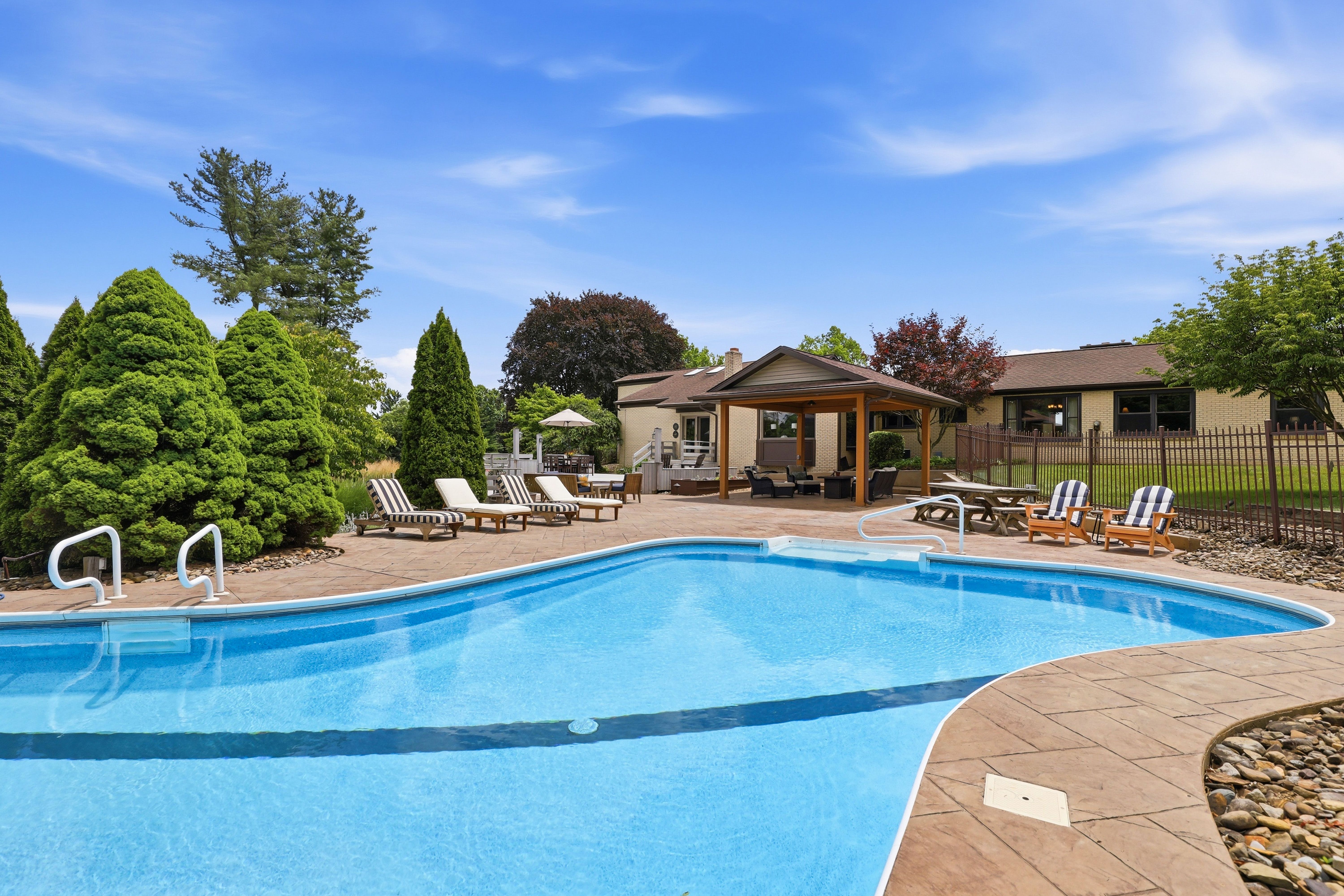 135 Windy Ghoul Drive, Beaver, PA 15009 - 物件實景