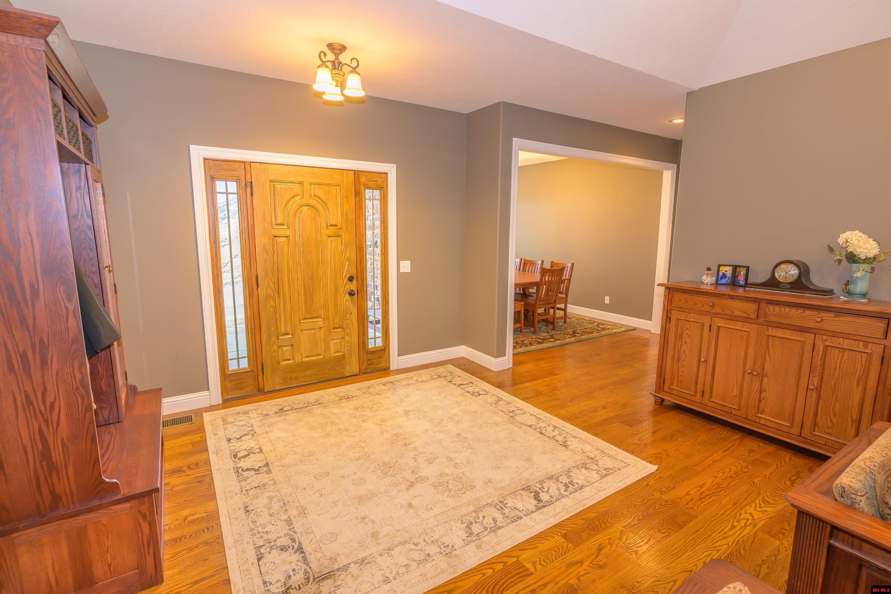 Mountain Home, Arkansas, 72653, United States, 3 Bedrooms Bedrooms, ,2 BathroomsBathrooms,Residential,For Sale,2033184