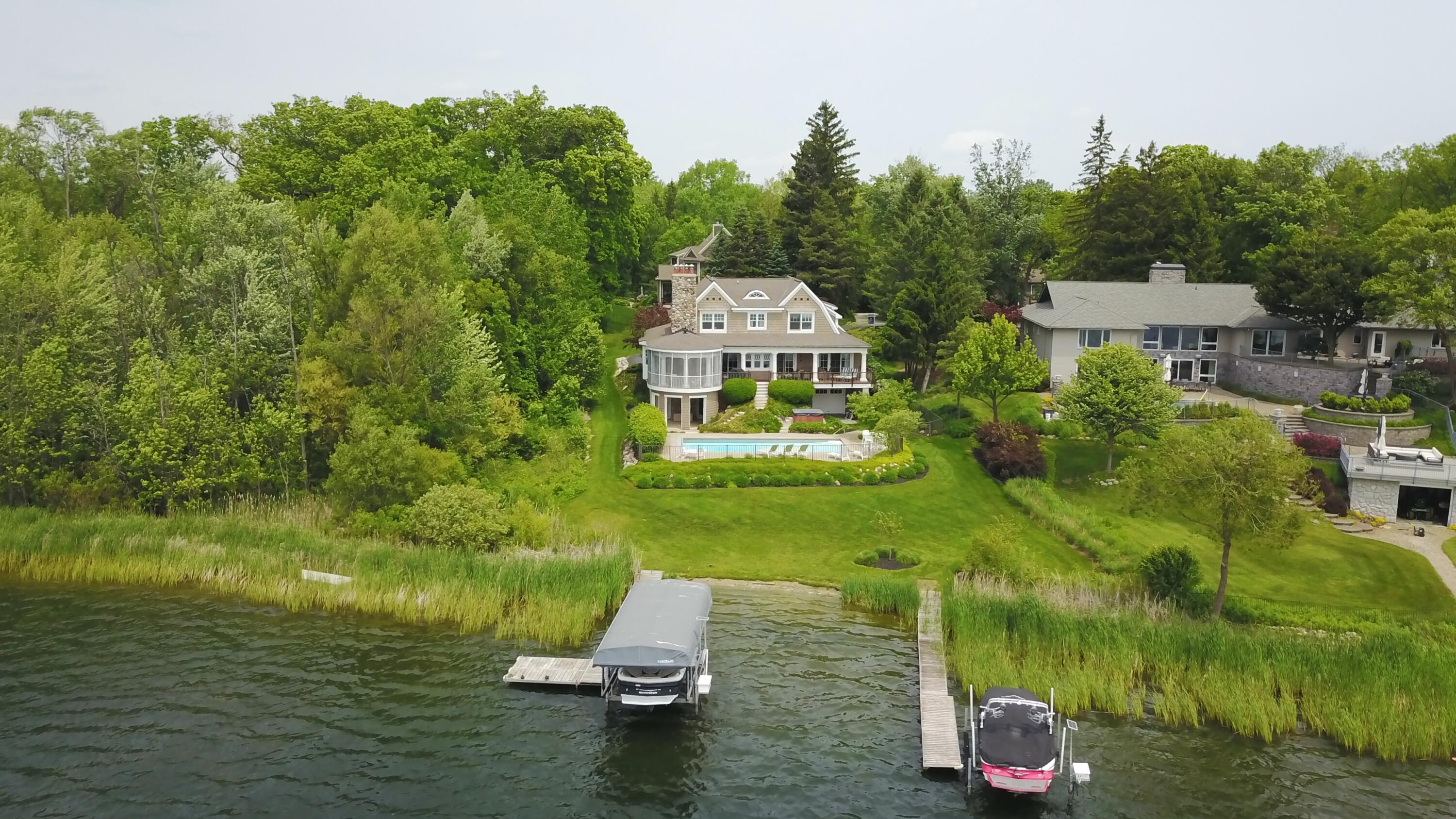 East Grand Rapids, Michigan, 49506, United States, 5 Bedrooms Bedrooms, ,5 BathroomsBathrooms,Residential,For Sale,1933647