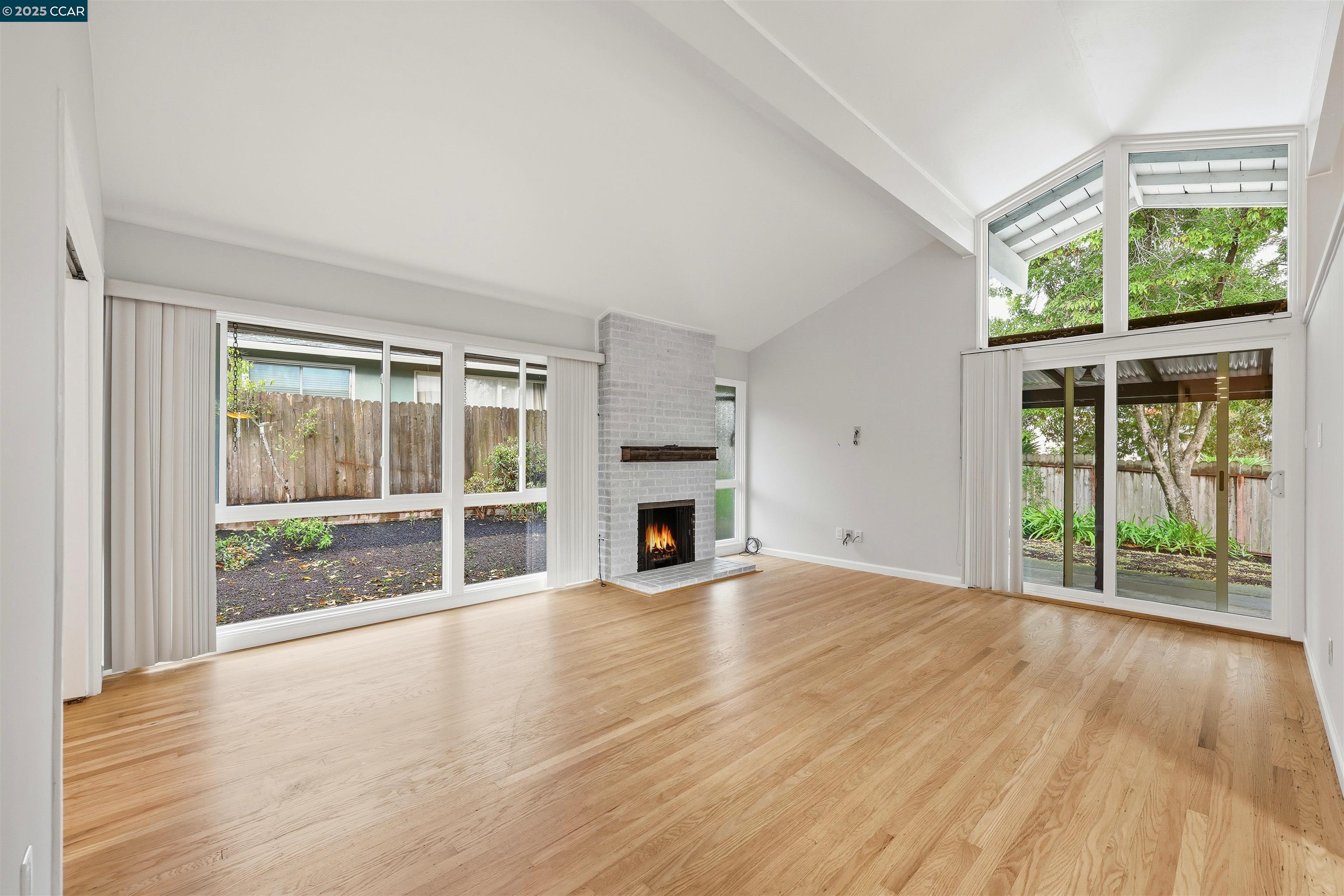 Richmond, California, 94806, United States, 3 Bedrooms Bedrooms, ,2 BathroomsBathrooms,Residential,For Sale,1989695