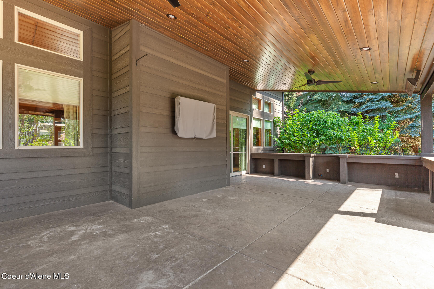 Hayden Lake, Idaho, 83835, United States, 4 Bedrooms Bedrooms, ,4 BathroomsBathrooms,Residential,For Sale,2015111