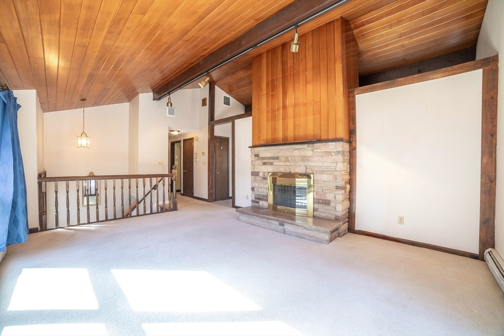 Holden, Massachusetts, 01520, United States, 3 Bedrooms Bedrooms, ,3 BathroomsBathrooms,Residential,For Sale,1991107