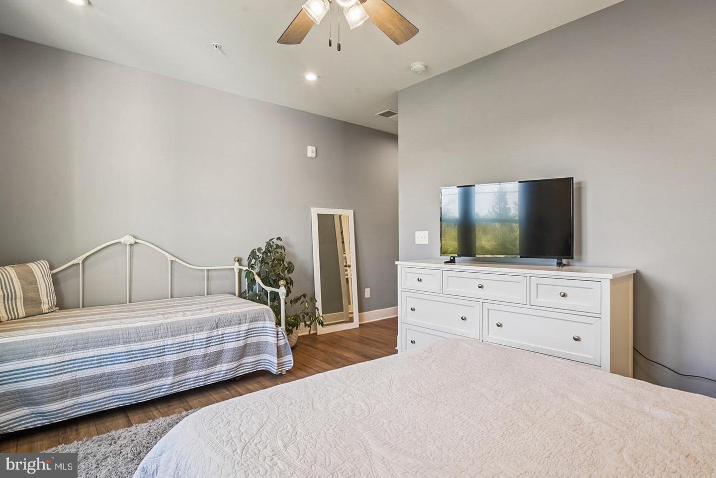 Chester, Maryland, 21619, United States, 2 Bedrooms Bedrooms, ,3 BathroomsBathrooms,Residential,For Sale,1968949