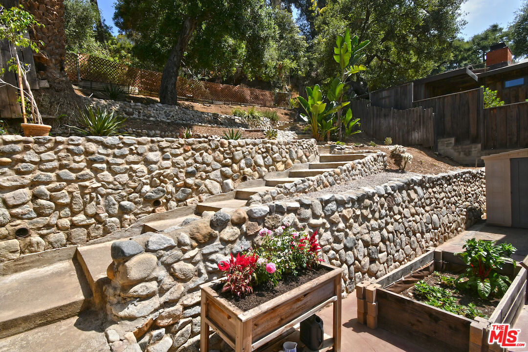 Los Angeles, California, 90077, United States, 3 Bedrooms Bedrooms, ,2 BathroomsBathrooms,Residential,For Sale,1901054