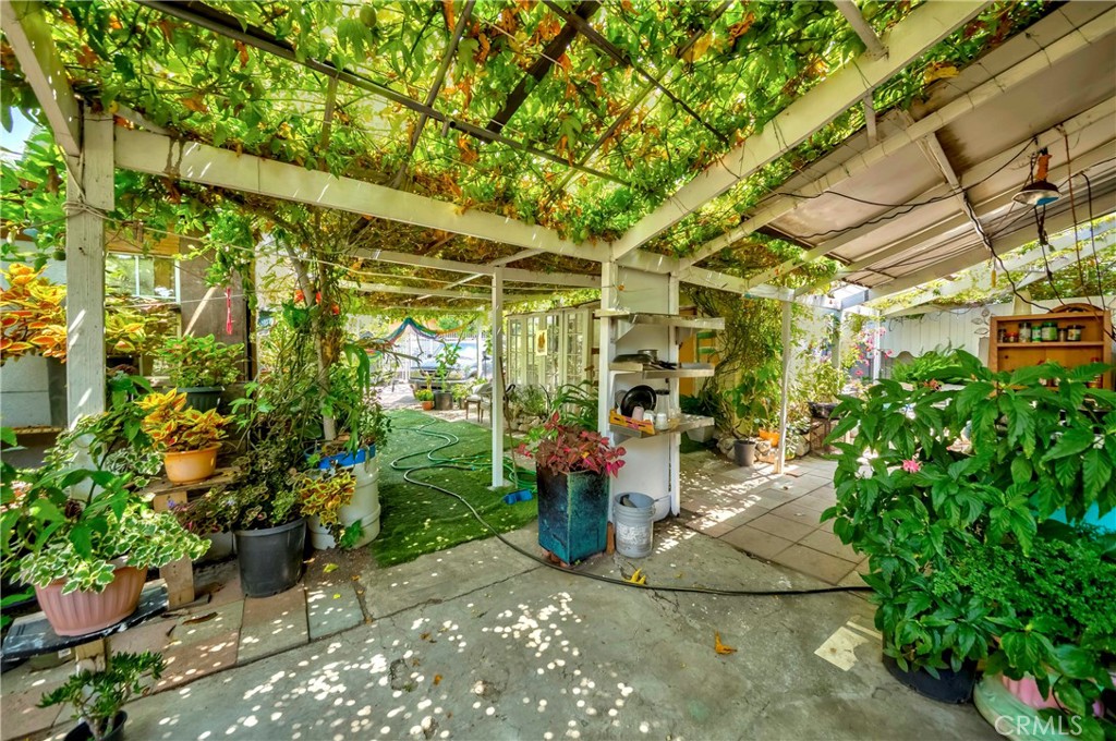 Los Angeles, California, 90018, United States, 3 Bedrooms Bedrooms, ,1 BathroomBathrooms,Residential,For Sale,1887928