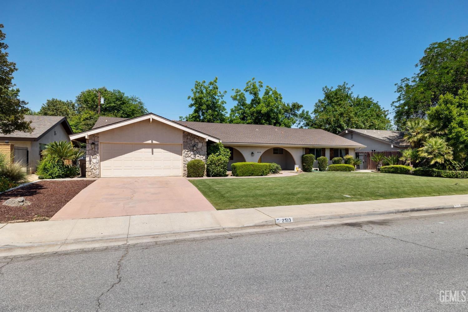 Bakersfield, California, 93301, United States, 3 Bedrooms Bedrooms, ,3 BathroomsBathrooms,Residential,For Sale,1998279