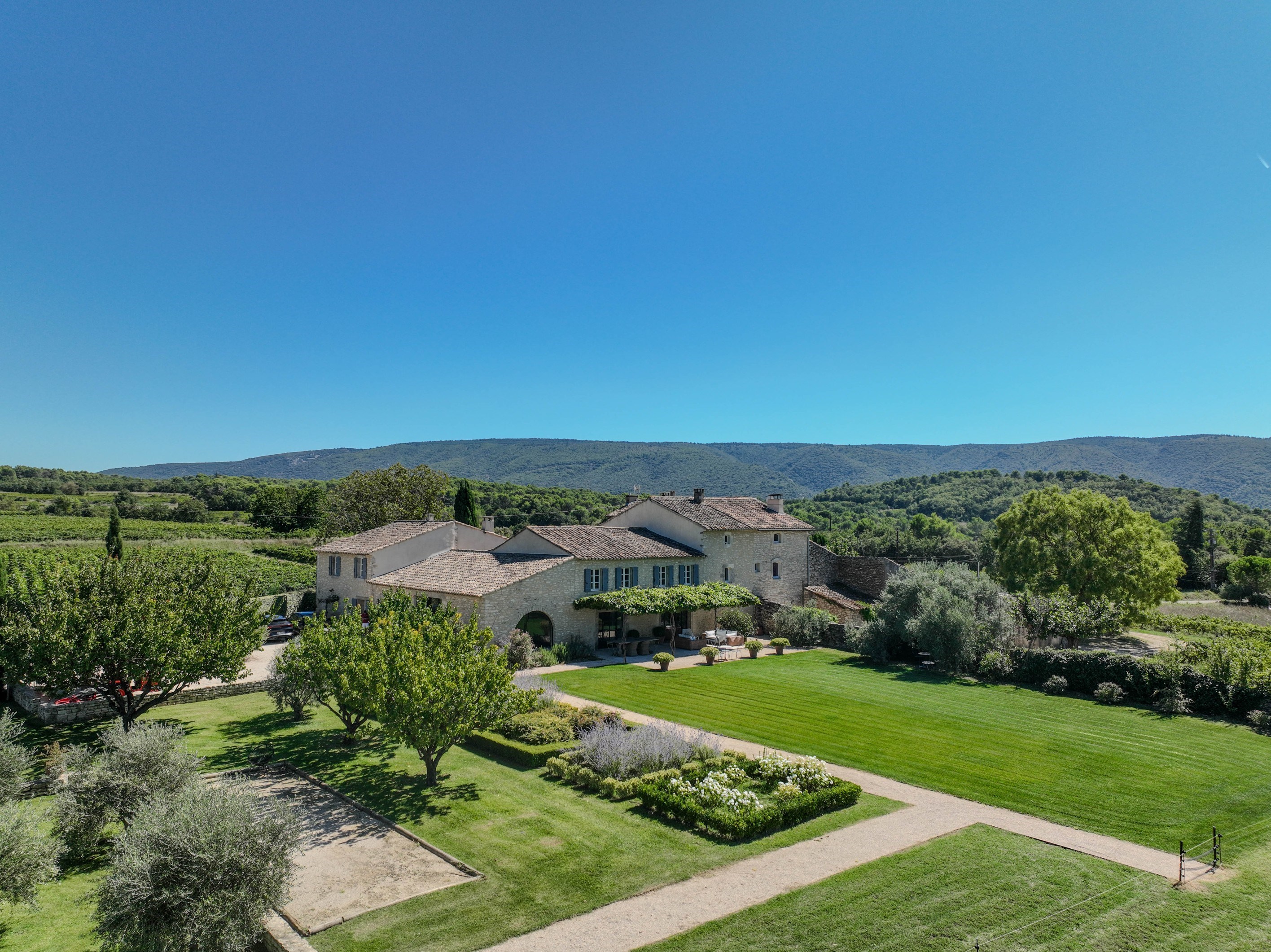  An Exceptional Estate with Timeless Charm - 物件實景