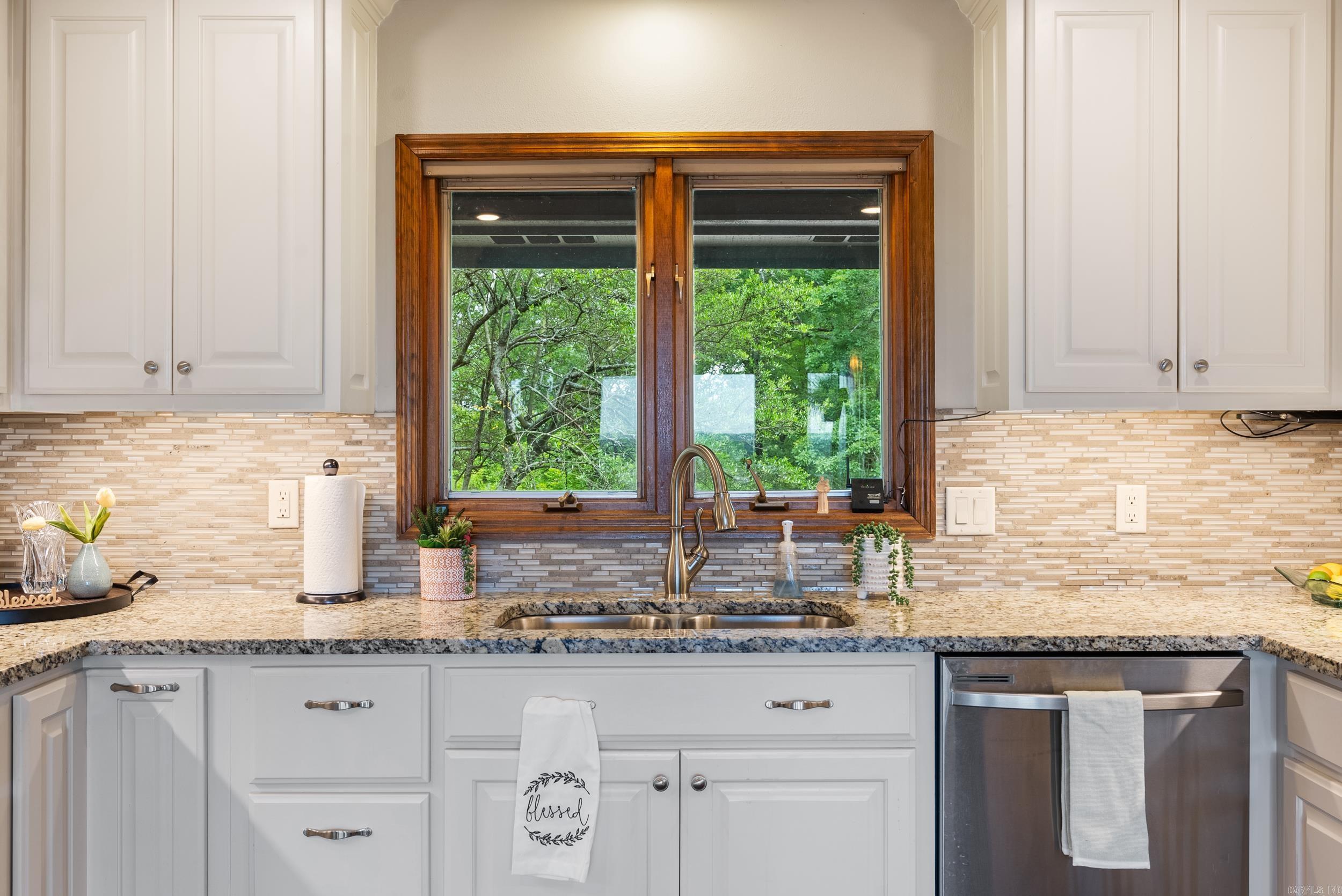 Conway, Arkansas, 72034, United States, 5 Bedrooms Bedrooms, ,5 BathroomsBathrooms,Residential,For Sale,1993283