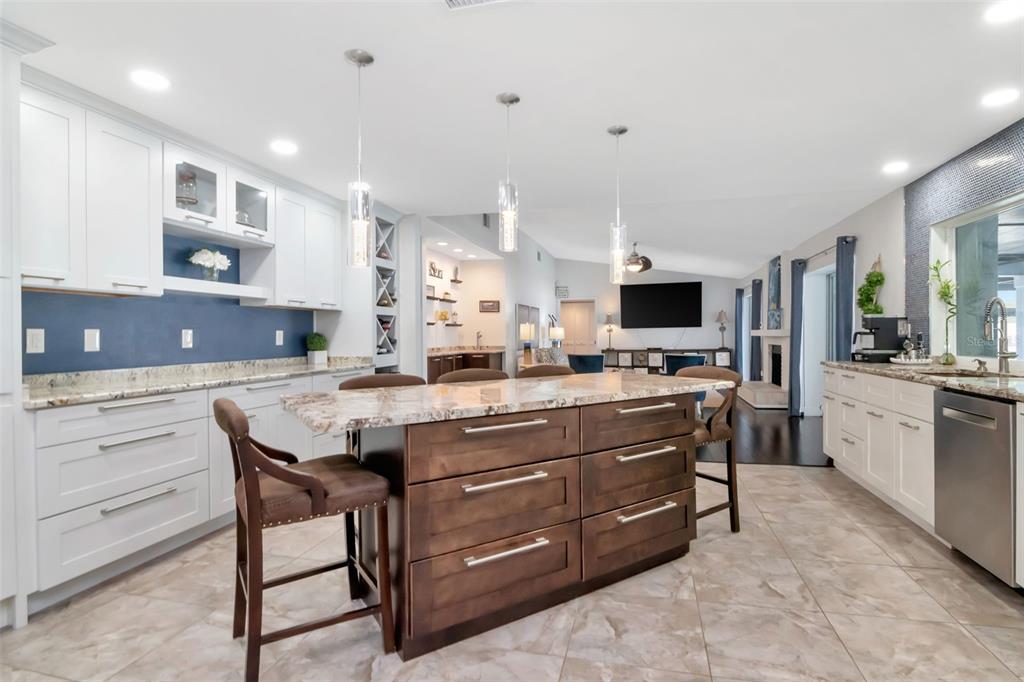 Clearwater, Florida, 33761, United States, 5 Bedrooms Bedrooms, ,3 BathroomsBathrooms,Residential,For Sale,1991990