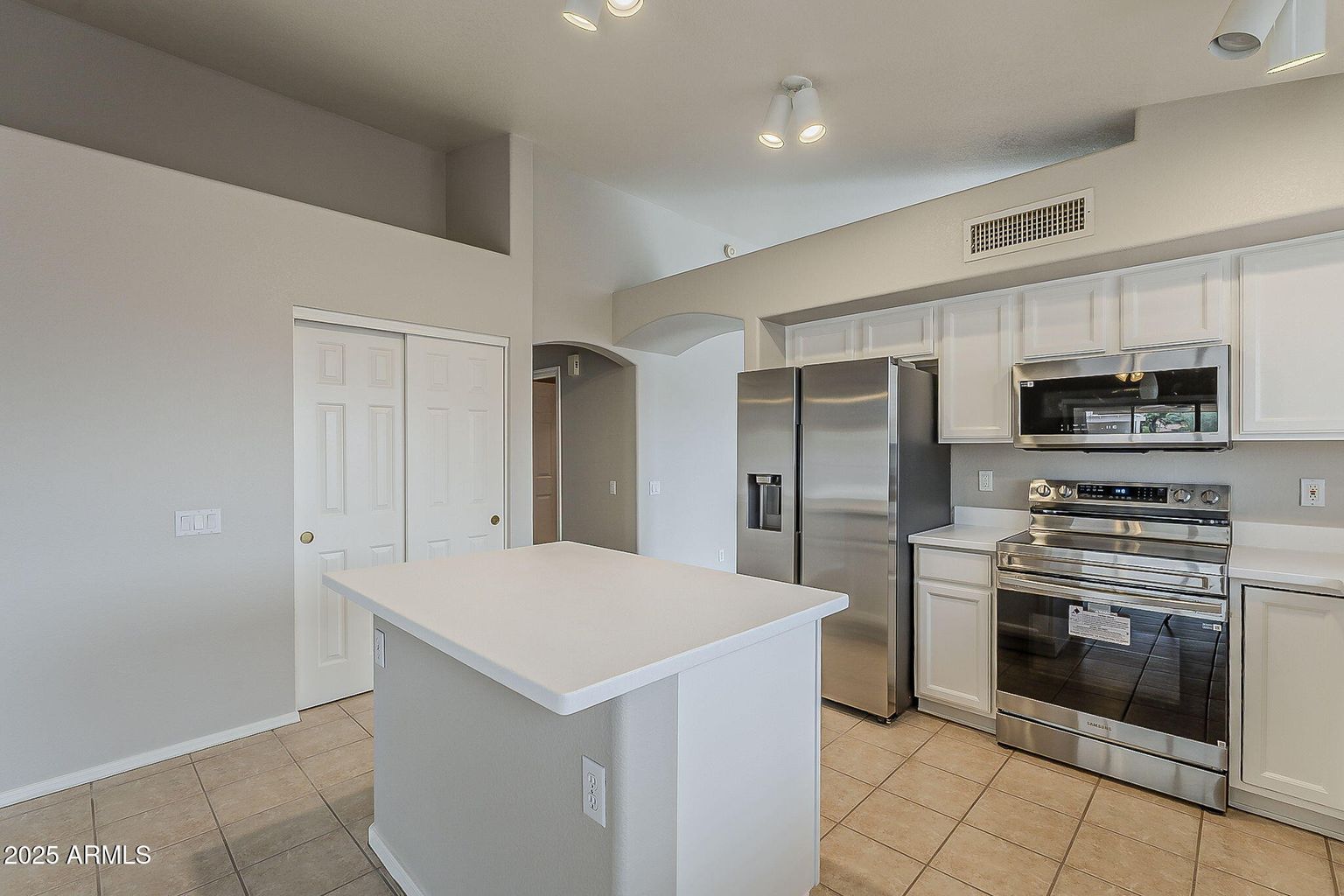 Phoenix, Arizona, 85044, United States, 3 Bedrooms Bedrooms, ,2 BathroomsBathrooms,Residential,For Sale,1938083