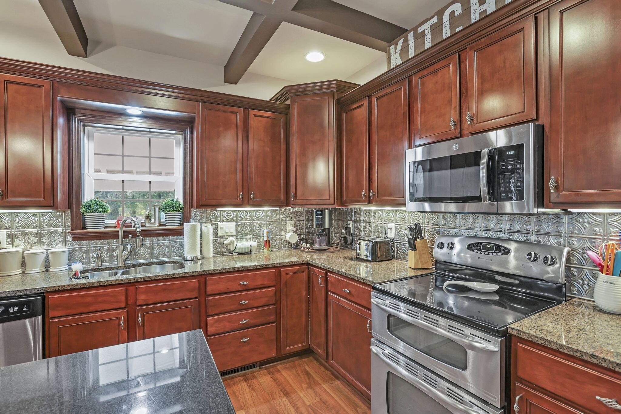 Newark, Ohio, 43055, United States, 4 Bedrooms Bedrooms, ,3 BathroomsBathrooms,Residential,For Sale,1928716