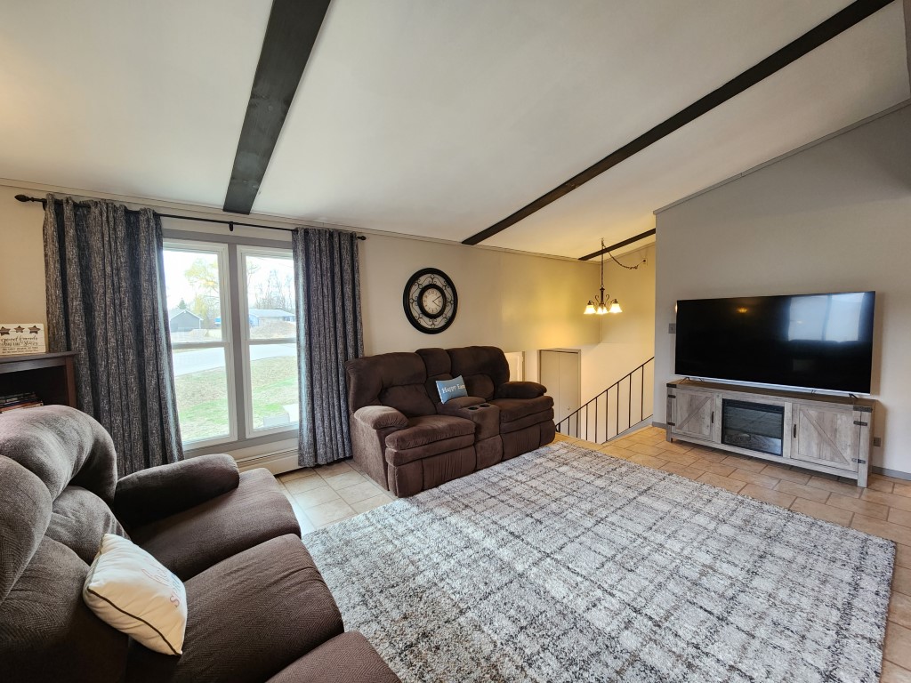 Clear Lake, Iowa, 50428, United States, 3 Bedrooms Bedrooms, ,1 BathroomBathrooms,Residential,For Sale,1937165