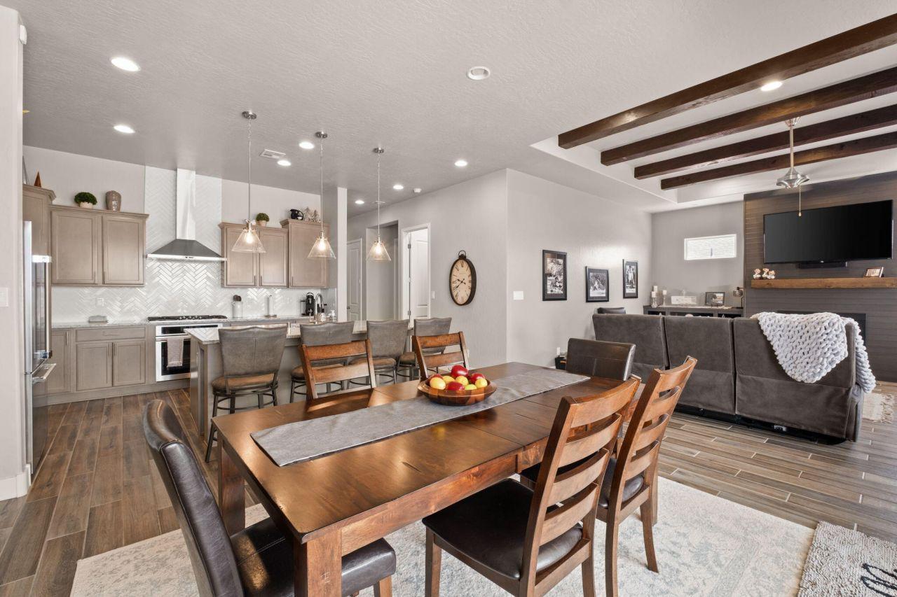 Rio Rancho, New Mexico, 87144, United States, 4 Bedrooms Bedrooms, ,3 BathroomsBathrooms,Residential,For Sale,1868478