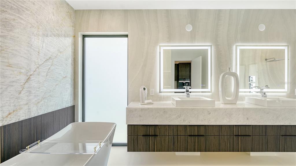 Sarasota, Florida, 34239, United States, 5 Bedrooms Bedrooms, ,8 BathroomsBathrooms,Residential,For Sale,1991570