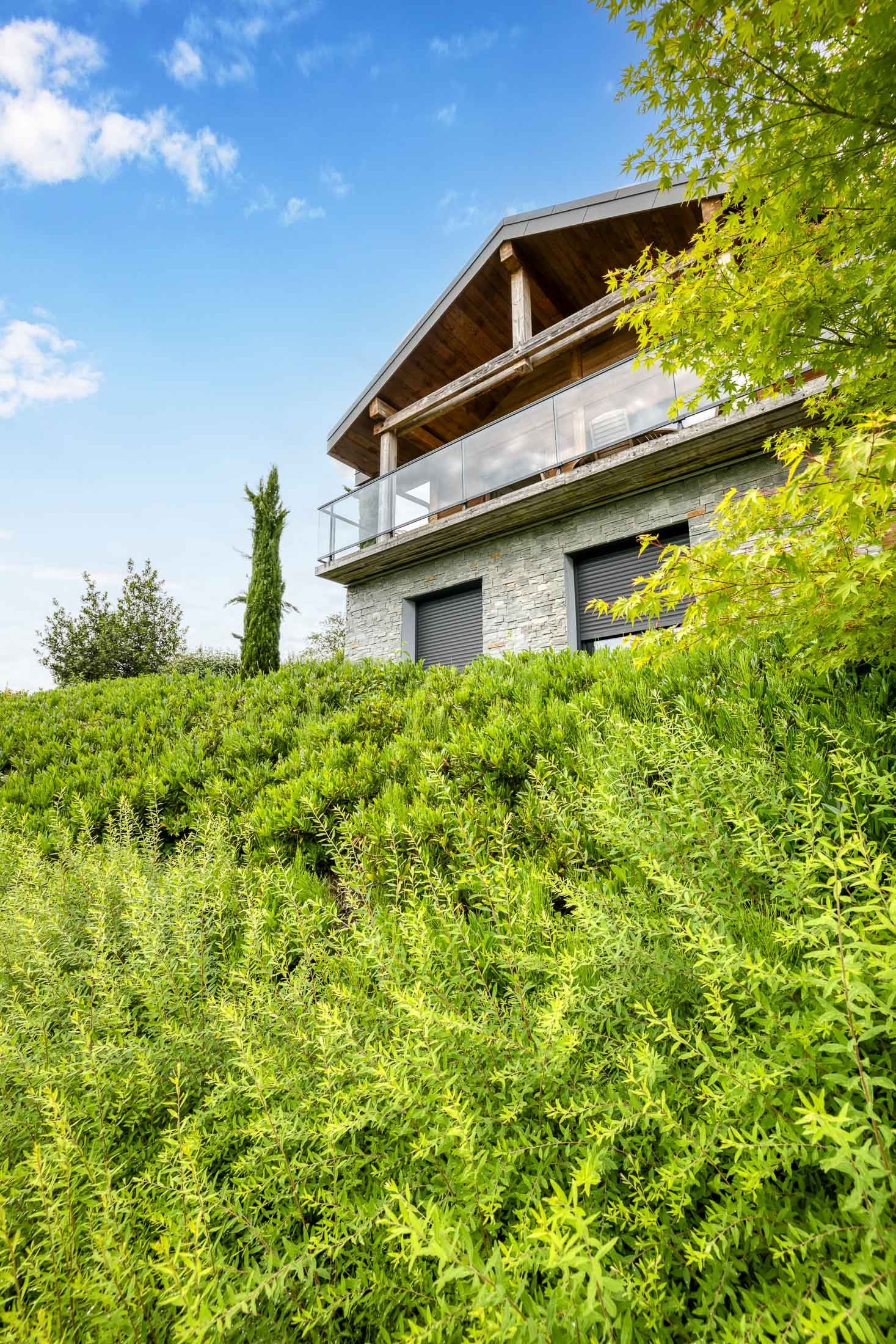  Beautiful house with swimming pool and magnificent view of the lake and mountai… - 物件實景