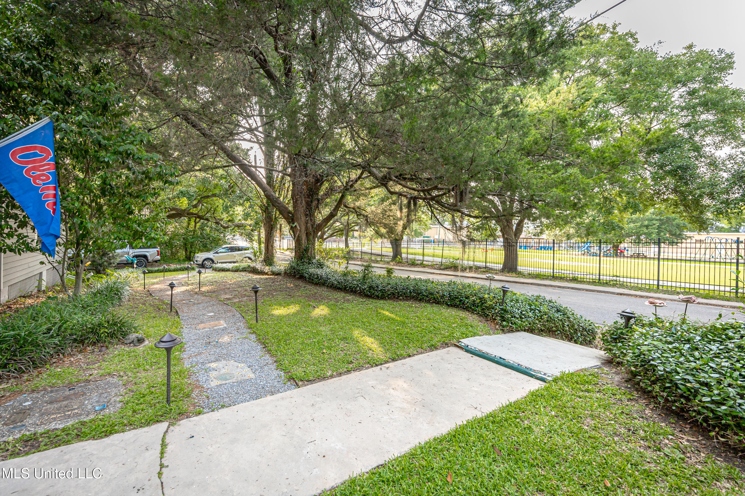 Ocean Springs, Mississippi, 39564, United States, 3 Bedrooms Bedrooms, ,2 BathroomsBathrooms,Residential,For Sale,1847227