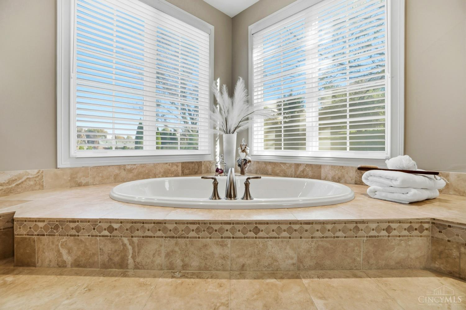 Hamilton Twp, Ohio, 45039, United States, 3 Bedrooms Bedrooms, ,3 BathroomsBathrooms,Residential,For Sale,1987530