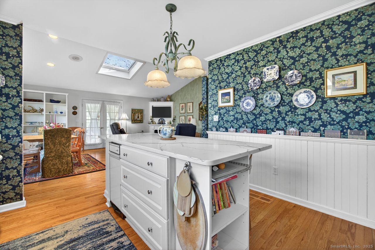 Guilford, Connecticut, 06437, United States, 3 Bedrooms Bedrooms, ,3 BathroomsBathrooms,Residential,For Sale,2003237