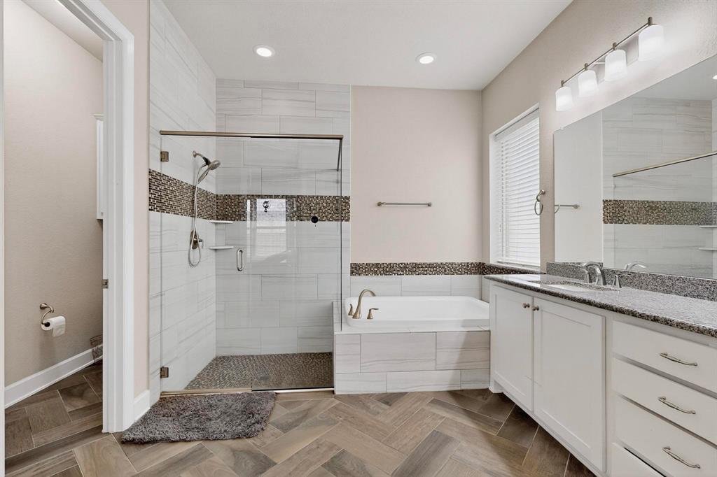 Mansfield, Texas, 76063, United States, 4 Bedrooms Bedrooms, ,3 BathroomsBathrooms,Residential,For Sale,1984510