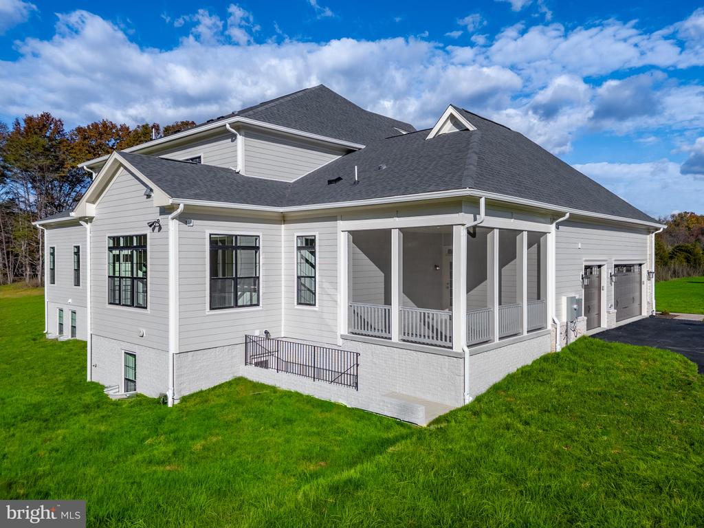 Oak Hill, Virginia, 20171, United States, 1 Bedroom Bedrooms, ,2 BathroomsBathrooms,Residential,For Sale,1984507