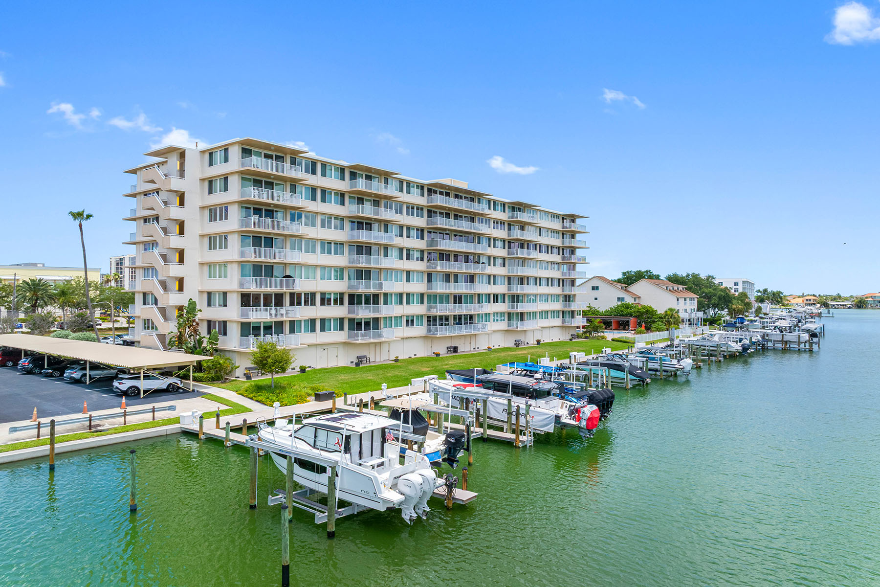  ISLAND WAY TOWERS CONDO - 物件實景