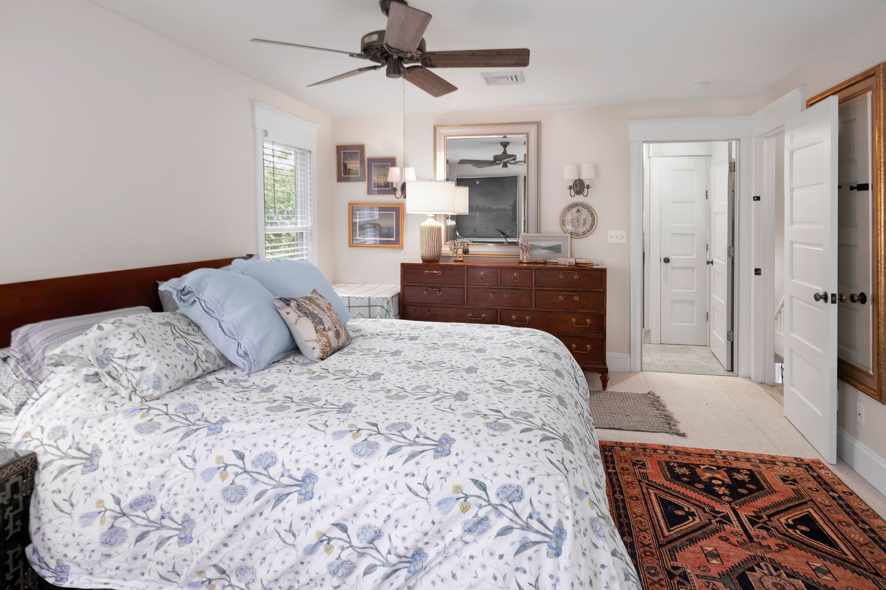  Classic Hopewell Borough Home with Wraparound Porch on Coveted Prospect Street - 物件實景