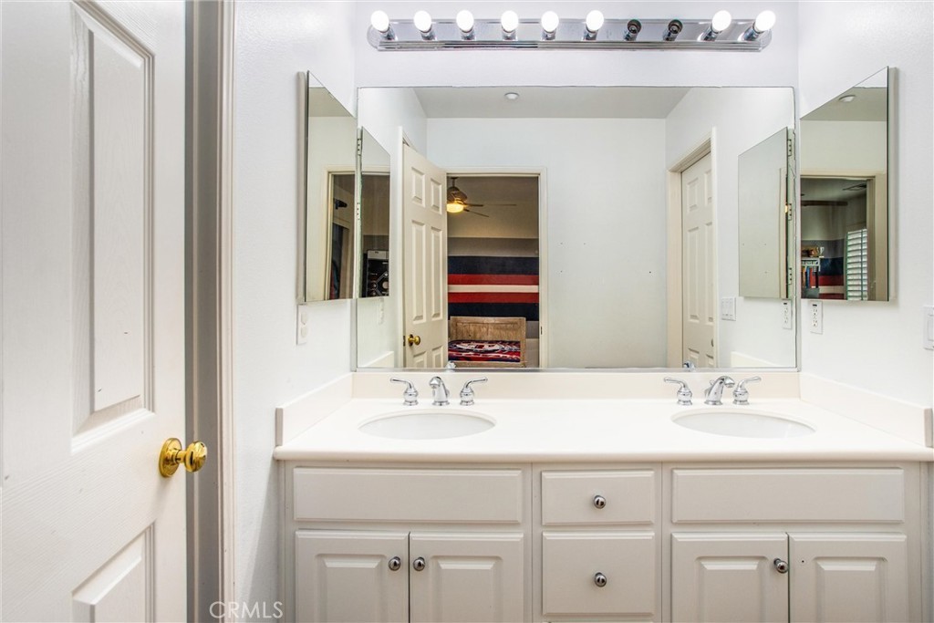 Redlands, California, 92374, United States, 4 Bedrooms Bedrooms, ,2 BathroomsBathrooms,Residential,For Sale,1982377