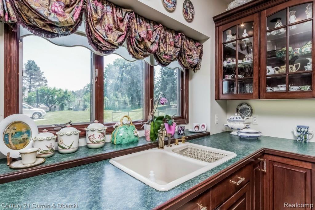 Farmington Hills, Michigan, 48331, United States, 6 Bedrooms Bedrooms, ,7 BathroomsBathrooms,Residential,For Sale,1914340