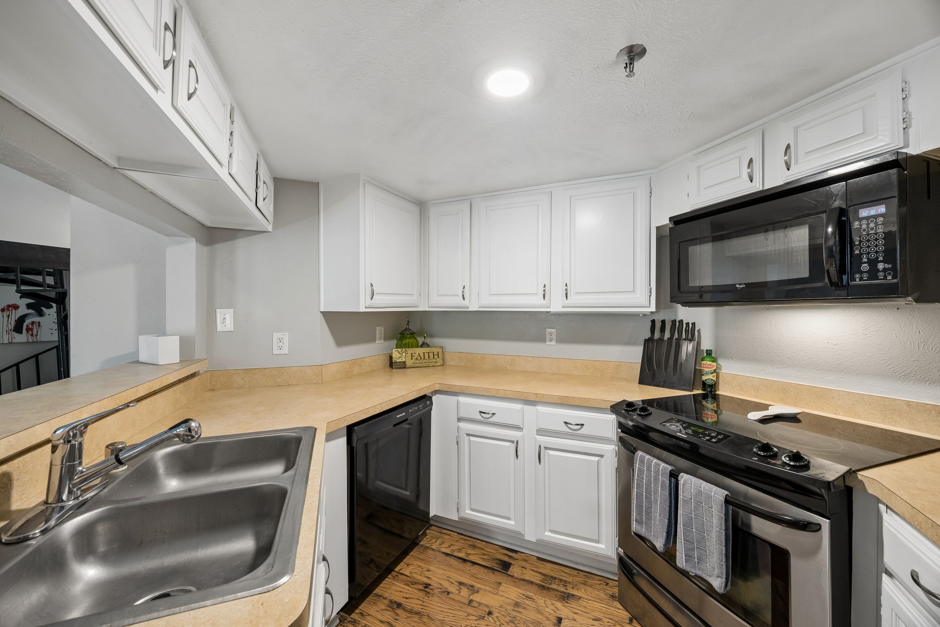  Two-story Bryan Place loft with quick access to Downtown Dallas. - 物件實景