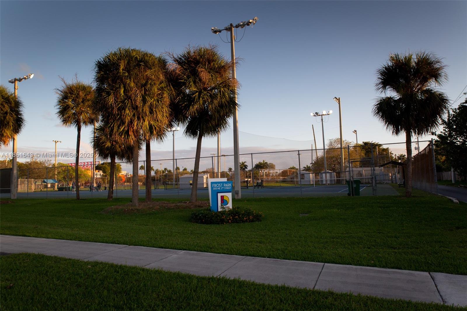 Dania Beach, Florida, 33004, United States, 3 Bedrooms Bedrooms, ,2 BathroomsBathrooms,Residential,For Sale,1926458