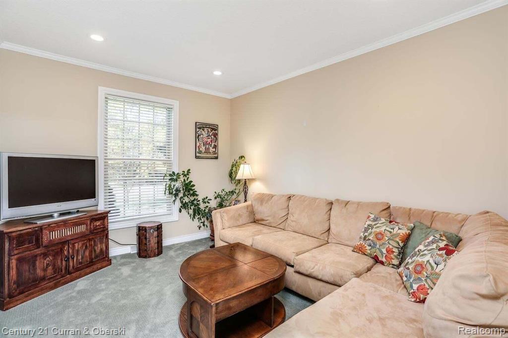 Jackson, Michigan, 49201, United States, 4 Bedrooms Bedrooms, ,3 BathroomsBathrooms,Residential,For Sale,1980498