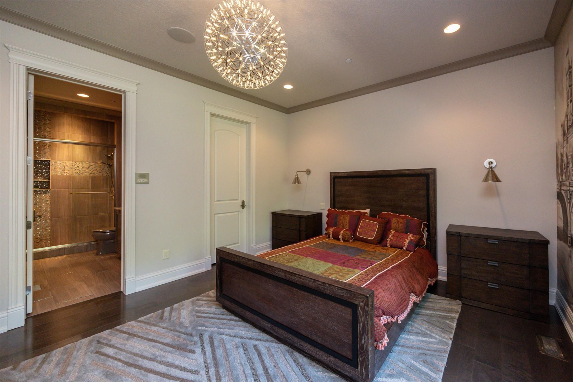 Urbandale, Iowa, 50323, United States, 4 Bedrooms Bedrooms, ,6 BathroomsBathrooms,Residential,For Sale,1980001