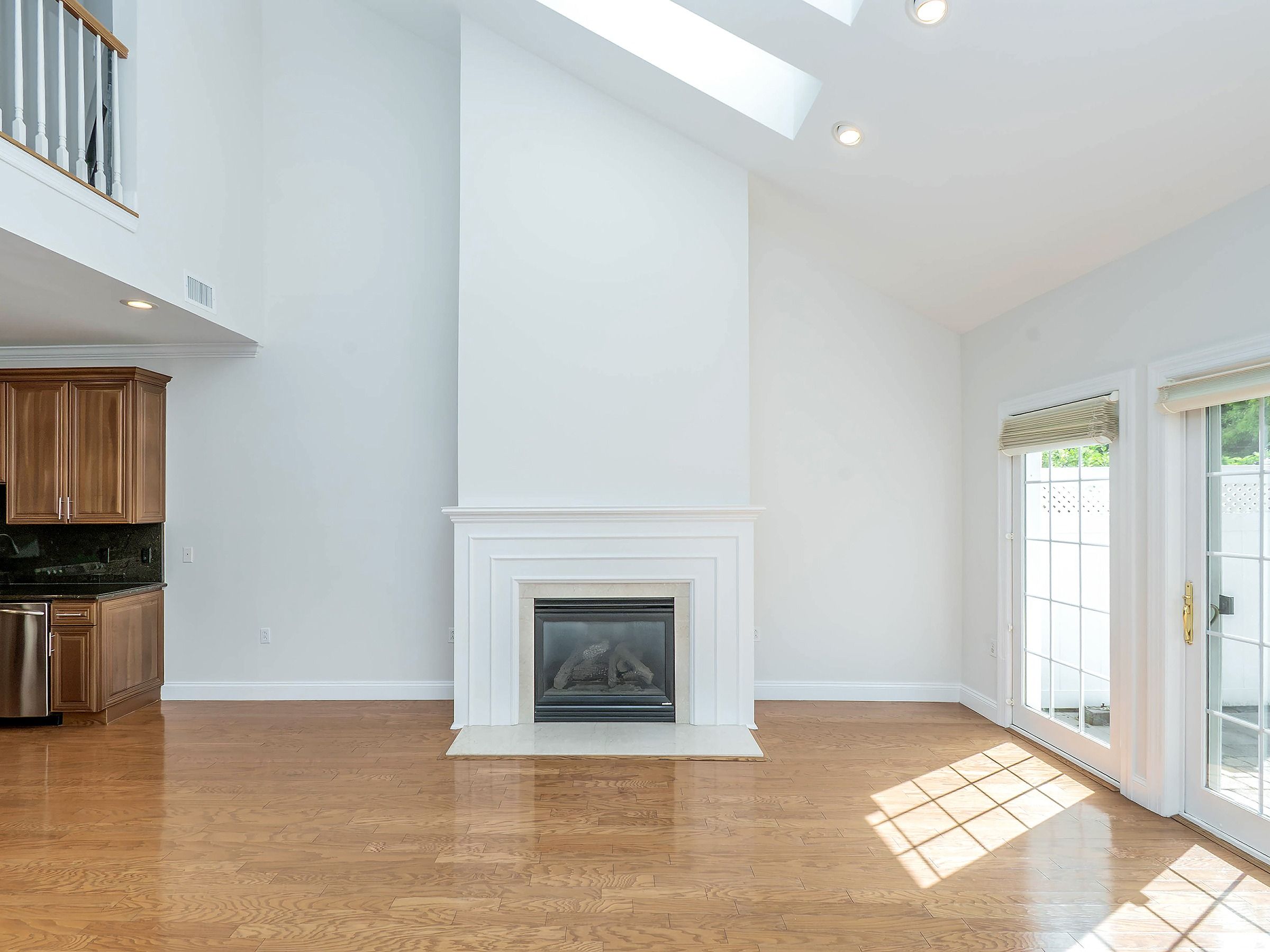  194 Pond View Drive, Port Washington, NY, 11050 - 物件實景