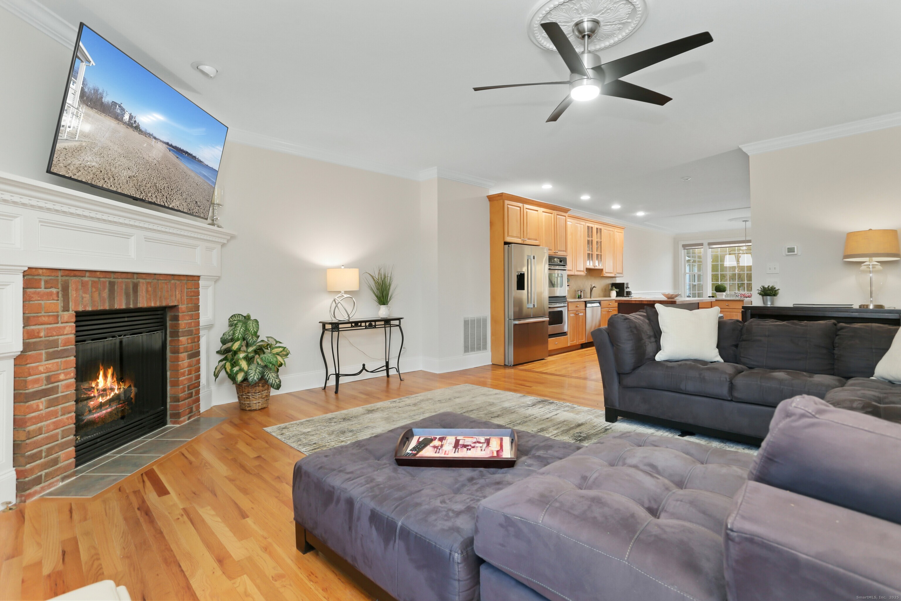 Fairfield, Connecticut, 06824, United States, 3 Bedrooms Bedrooms, ,3 BathroomsBathrooms,Residential,For Sale,2001723